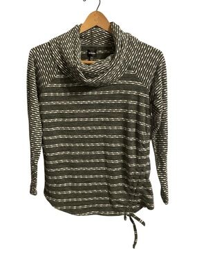 F5- small green sweater size S DB SUNDAY